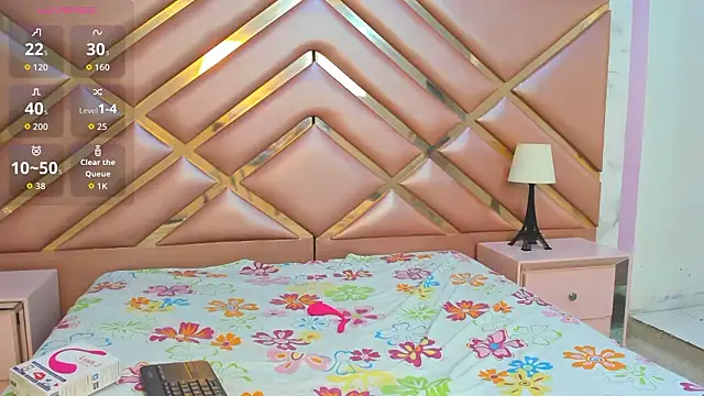 Snapshot of LauraRoot chatting on February 4, 2026, 11:38 am LauraRoot online show from February 4, 2026, 11:38 am