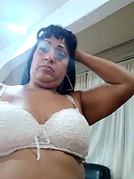 SabrinaColin online show from April 19, 2026, 4:24 am