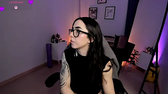 Luna tagliaferri online show from March 28, 2026, 2:40 pm