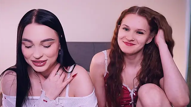 ZofiaSoshnik online show from April 12, 2026, 7:22 am