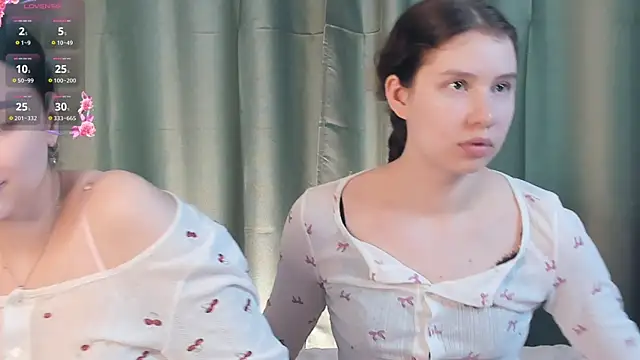 ZofiaSoshnik online show from April 6, 2026, 10:27 am