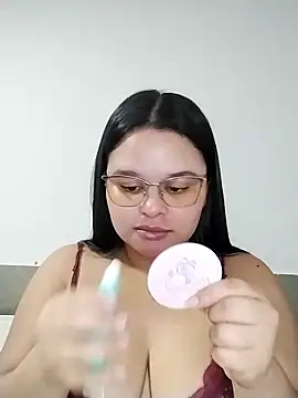 SamanthaStonee online show from April 19, 2026, 11:40 pm