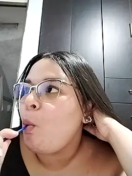 SamanthaStonee online show from February 19, 2026, 9:56 pm