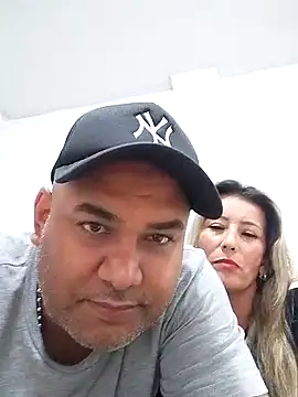 Snapshot of wessAndSandri chatting on February 9, 2026, 8:07 pm wessAndSandri online show from February 9, 2026, 8:07 pm