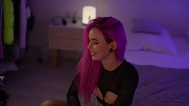 Sarah Pink online show from March 1, 2025, 5:27 pm