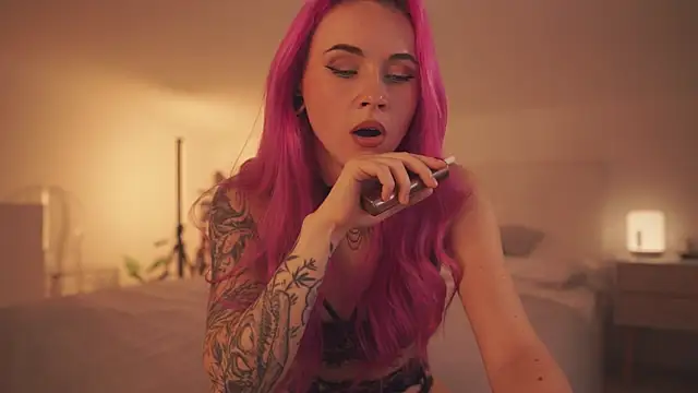 Sarah Pink online show from February 7, 2025, 5:18 pm