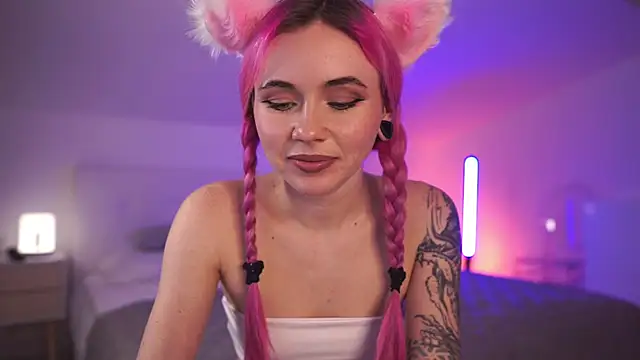 Sarah Pink online show from March 9, 2025, 5:28 pm