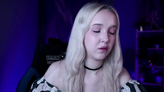 MaoqiBeverly online show from February 28, 2026, 2:44 am