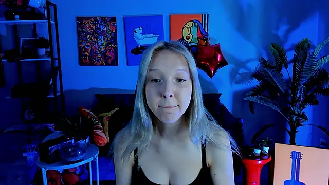 MaoqiBeverly online show from March 22, 2026, 5:21 am