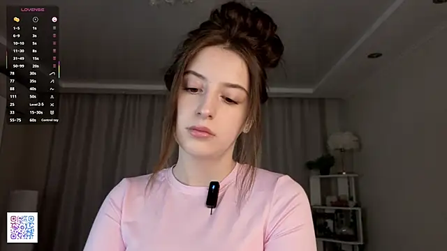 LeanneDinkle online show from April 19, 2026, 5:08 am