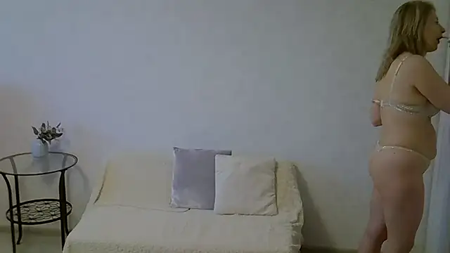 Opaldream online show from March 26, 2026, 4:44 am