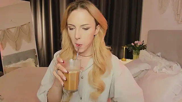 Tiffany  King online show from April 8, 2026, 5:31 am