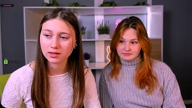 Snapshot of arianaa_cat chatting on March 4, 2026, 7:54 pm arianaa cat online show from March 4, 2026, 7:54 pm