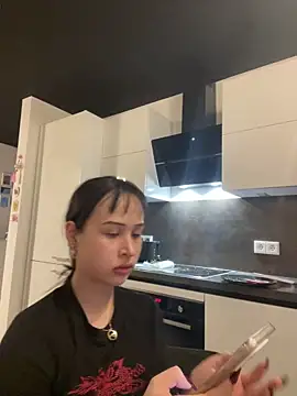 Just-Lilly online show from April 15, 2026, 3:34 am