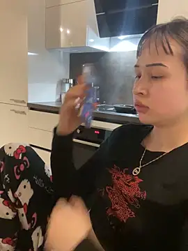 Just-Lilly online show from April 11, 2026, 7:50 pm