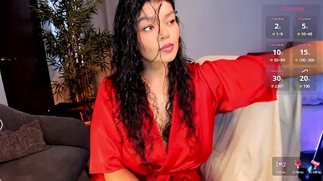 moonhelen online show from May 28, 2026, 9:32 pm