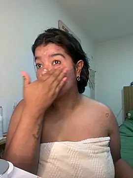 moonhelen online show from February 13, 2026, 9:48 pm