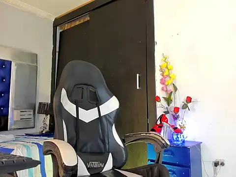 Ciara HotTs online show from March 19, 2026, 11:32 am