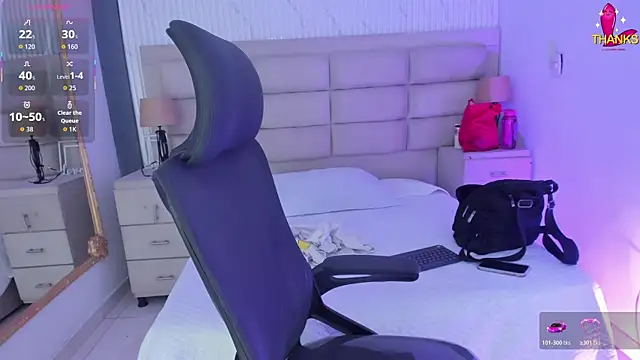 CarolineFyre online show from April 19, 2026, 12:28 pm