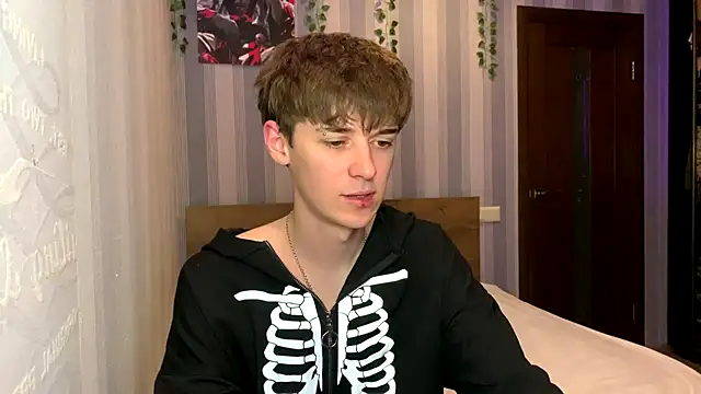 Sweet Dude online show from April 9, 2026, 9:21 pm