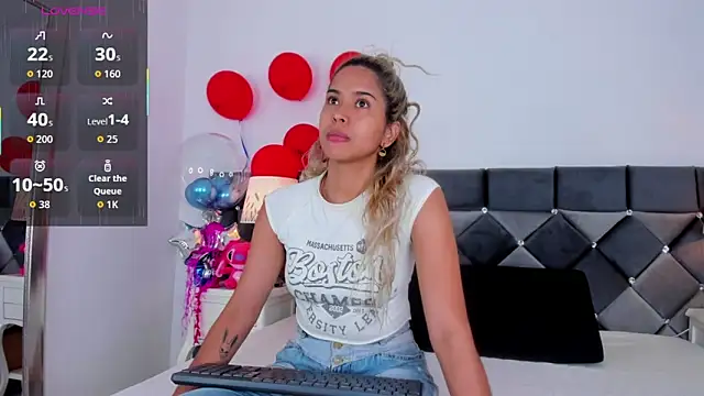 Snapshot of _Giorgiina_ chatting on February 18, 2026, 12:34 pm Giorgiina online show from February 18, 2026, 12:34 pm