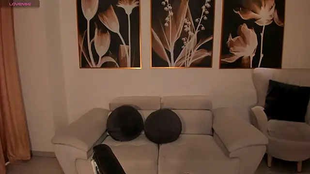 Snapshot of IsabellaMorettiX chatting on May 15, 2026, 4:21 am IsabellaMorettiX online show from May 15, 2026, 4:21 am