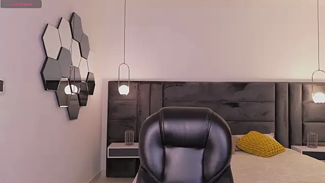 IsabellaMorettiX online show from July 19, 2026, 5:16 am