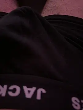 kev1n04 online show from April 18, 2026, 5:04 pm