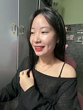 Linne6789 online show from May 7, 2026, 5:01 am