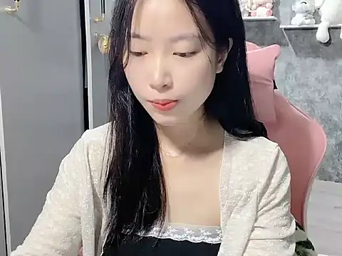 Linne6789 online show from April 19, 2026, 5:36 pm