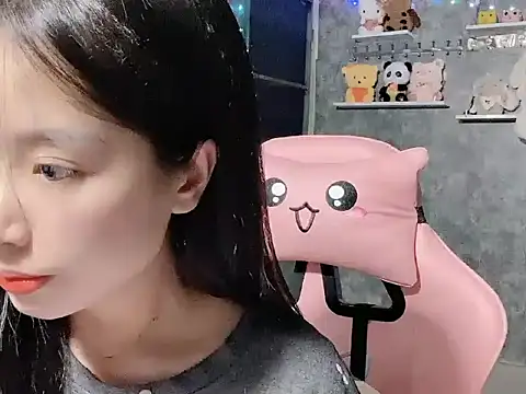 Linne6789 online show from April 2, 2026, 2:13 pm