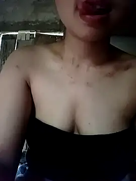 Snapshot of Small_flower1 chatting on April 2, 2026, 3:13 am Small flower1 online show from April 2, 2026, 3:13 am