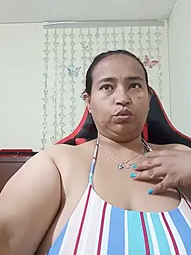 Snapshot of BustySexy_Nataly chatting on May 25, 2026, 6:45 am BustySexy Nataly online show from May 25, 2026, 6:45 am