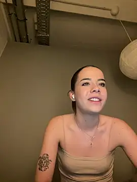 JulietSugar online show from February 25, 2026, 7:47 pm