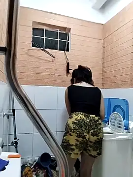 Yummyamasha online show from February 8, 2026, 4:21 am