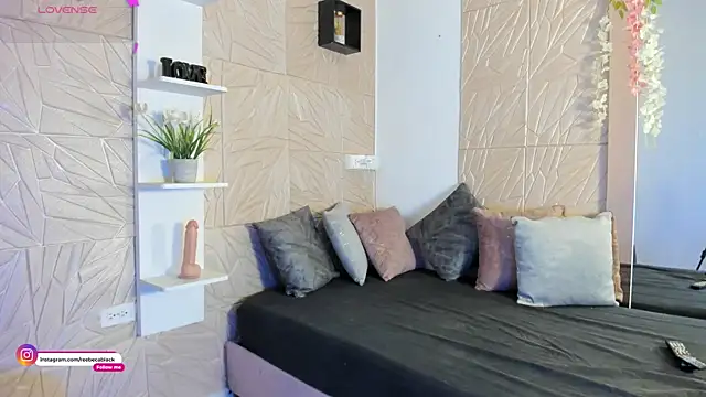 RebecaBlack  online show from April 18, 2026, 11:12 am