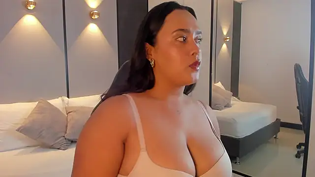 sophia solerr online show from February 19, 2026, 7:55 pm