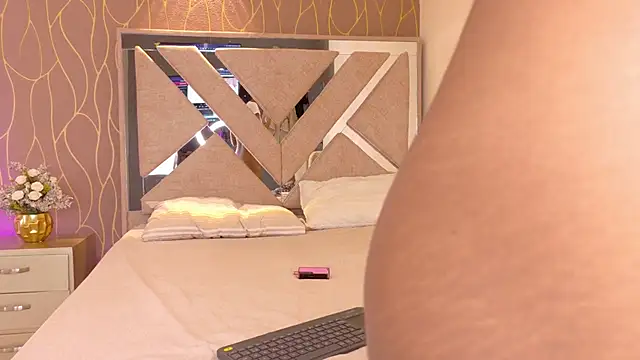 Sophia blade1 online show from February 13, 2026, 12:27 pm