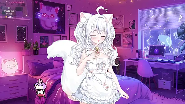 Snapshot of Emi_Glow chatting on February 17, 2026, 1:14 am Emi Glow online show from February 17, 2026, 1:14 am