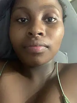 SexyLaylahx online show from April 2, 2026, 4:13 pm