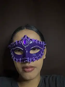 -aRiAnna online show from May 3, 2026, 12:53 pm