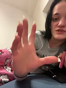 LeonieClaire online show from February 15, 2026, 10:41 pm