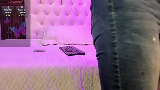 shaden  online show from April 14, 2026, 8:03 pm