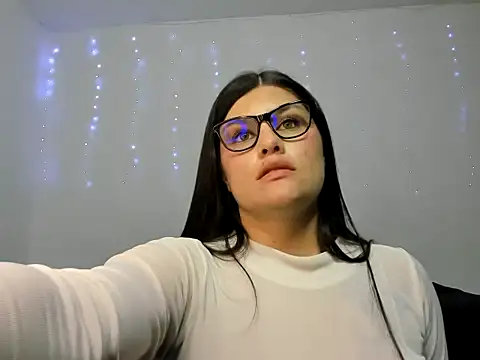 Snapshot of Karina27 chatting on February 15, 2026, 5:08 am Karina27 online show from February 15, 2026, 5:08 am