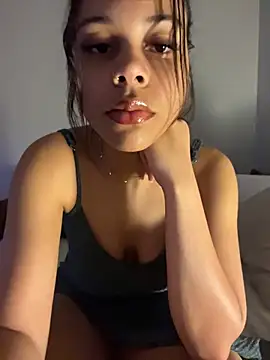 Petite Baddie online show from April 25, 2026, 6:16 am