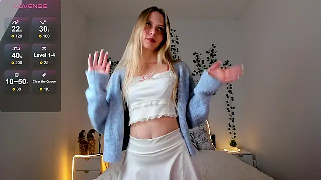 EllyMartinez online show from March 3, 2026, 4:47 pm