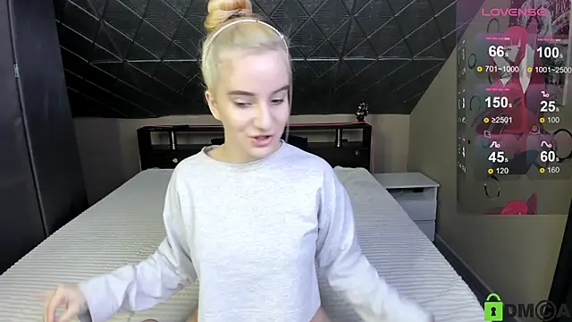 Naomi1Hinata online show from March 2, 2026, 3:18 am