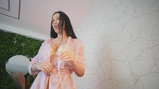 KimmBlaze online show from April 7, 2026, 4:03 am