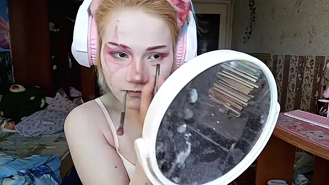 KathernSaulters online show from February 21, 2026, 7:10 am