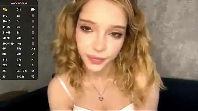 ViolaFaa online show from April 3, 2026, 6:31 am